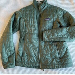 Women's Patagonia Nano Puff® Jacket Like New! Pine Needle Green. Size Small.